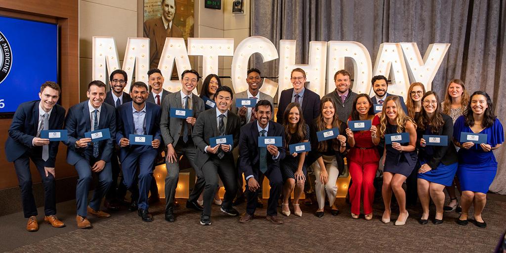 Group picture of medical students at Mayo Clinic in Arizona on Match Day 2023