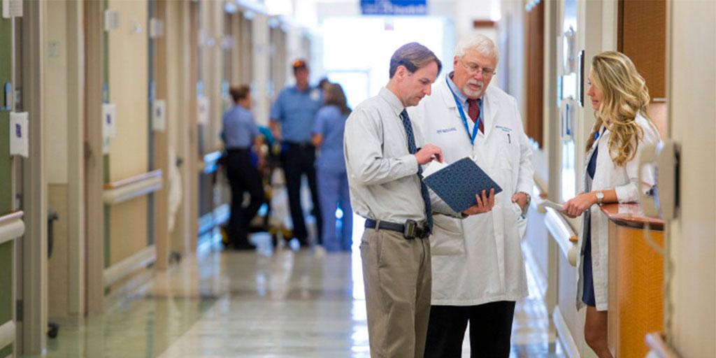 Mayo Clinic staff and physicians meeting for rounds