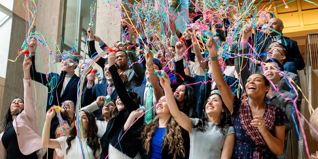 Group picture of medical students at Mayo Clinic in Minnesota on Match Day 2023