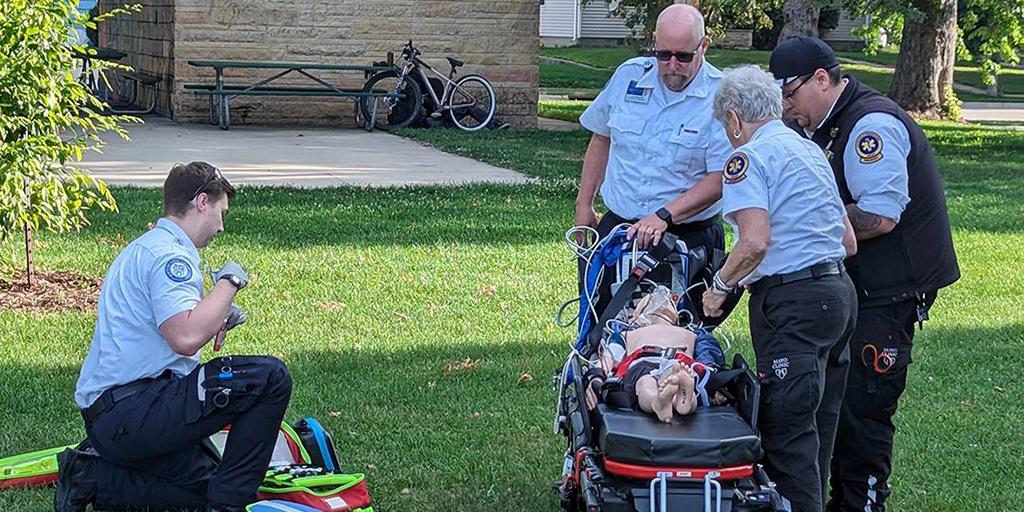 Students in the Emergency Medicine Paramedic engage in an emergency simulation in Rochester