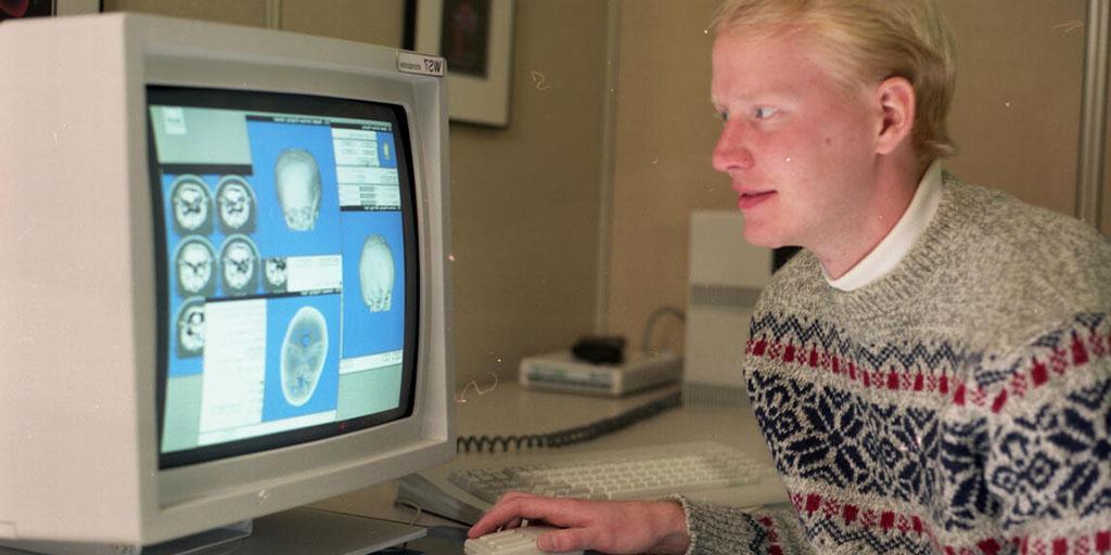 Bradley Erickson, M.D., Ph.D., (1987), was in the first official group of students in Mayo’s M.D.–Ph.D. program.