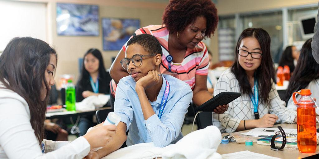 High school students learn about health sciences careers at Mayo Clinic's Career Immersion Program