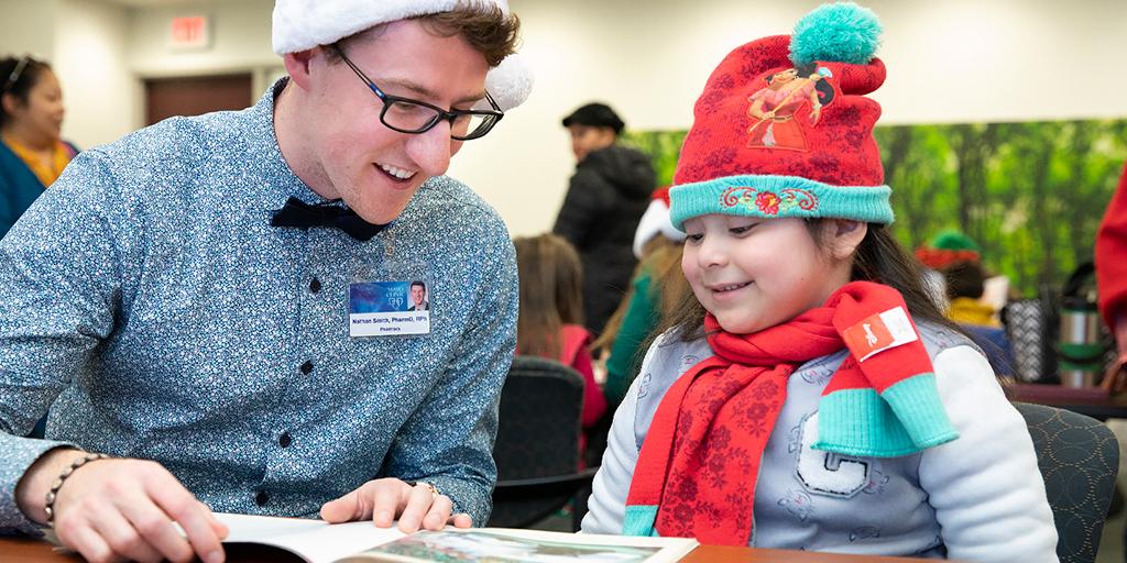 Mayo Clinic employee gives back to the community through reading program.