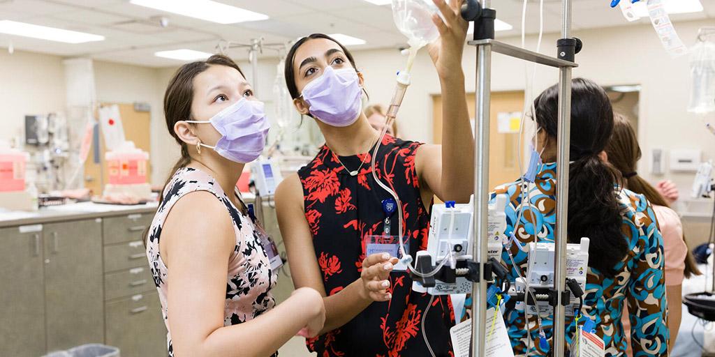 Mayo Clinic CARES students working in the lab at Mayo Clinic in Phoenix, Arizona.