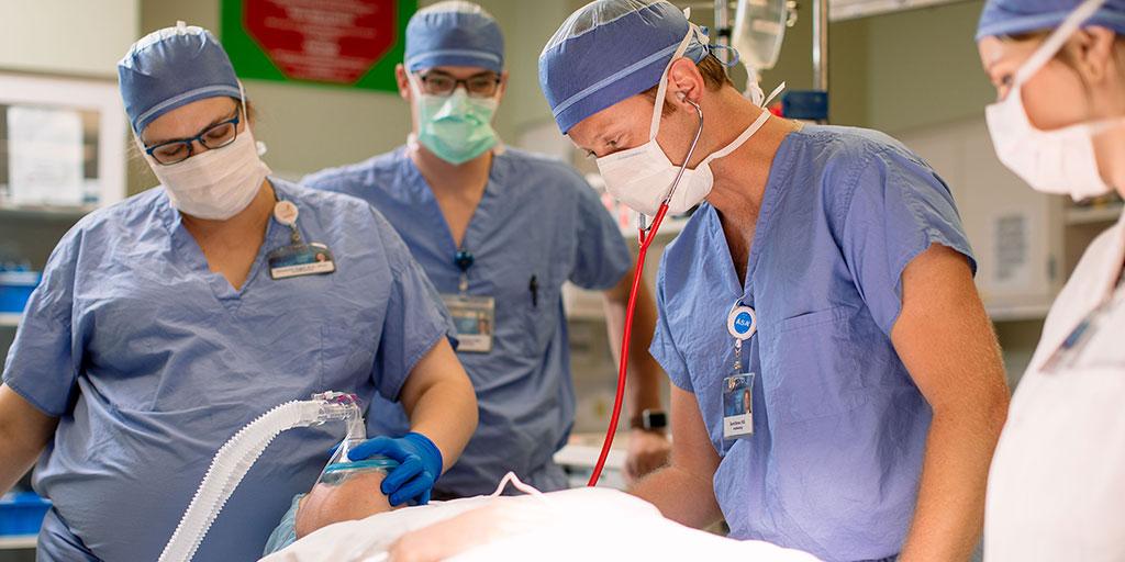 Mayo Clinic nurse anesthetists monitoring a patient