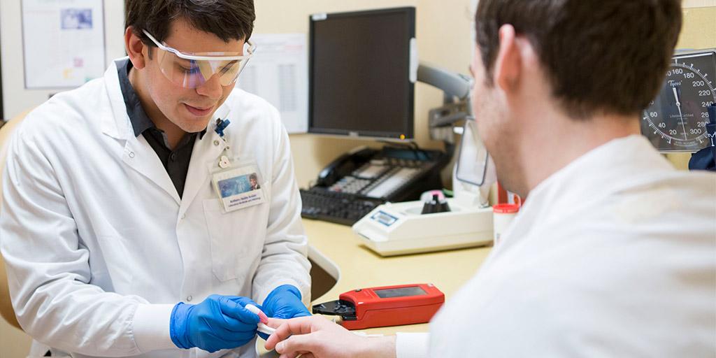 Mayo Clinic medical lab scientists