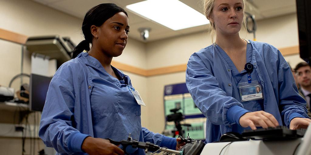Mayo Clinic surgical first assistant students training