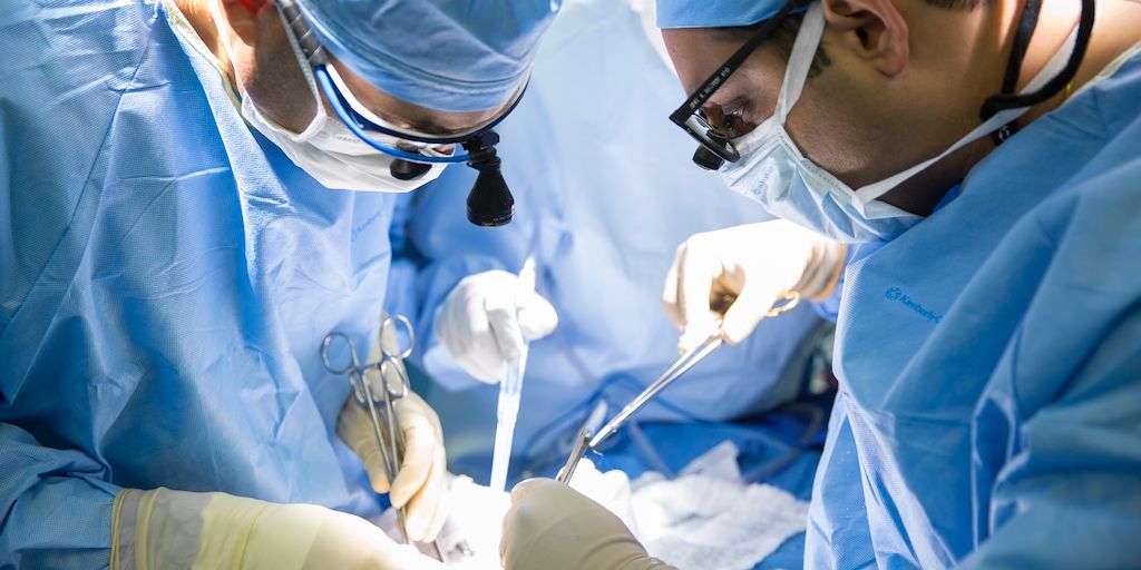 Faculty from the Abdominal Transplant Fellowship at Mayo Clinic in Minnesota work on a clinical case.