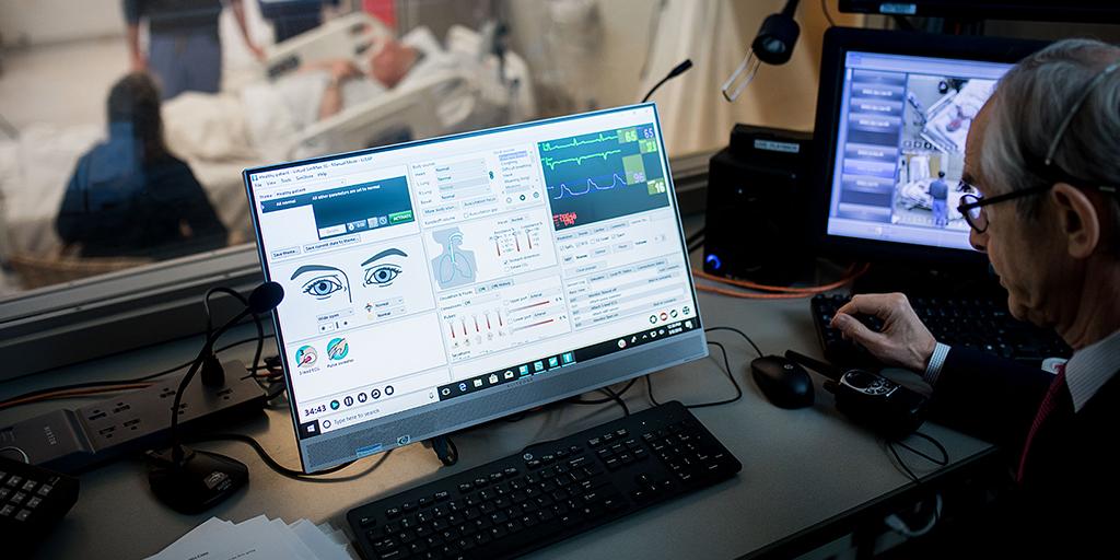 Mayo Clinic neurologists in the simulation center