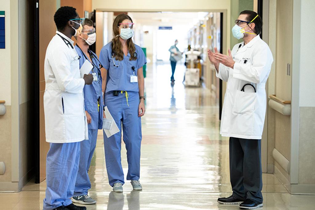 Infectious diseases doctors having a discussion at Mayo Clinic in Jacksonville, Florida.