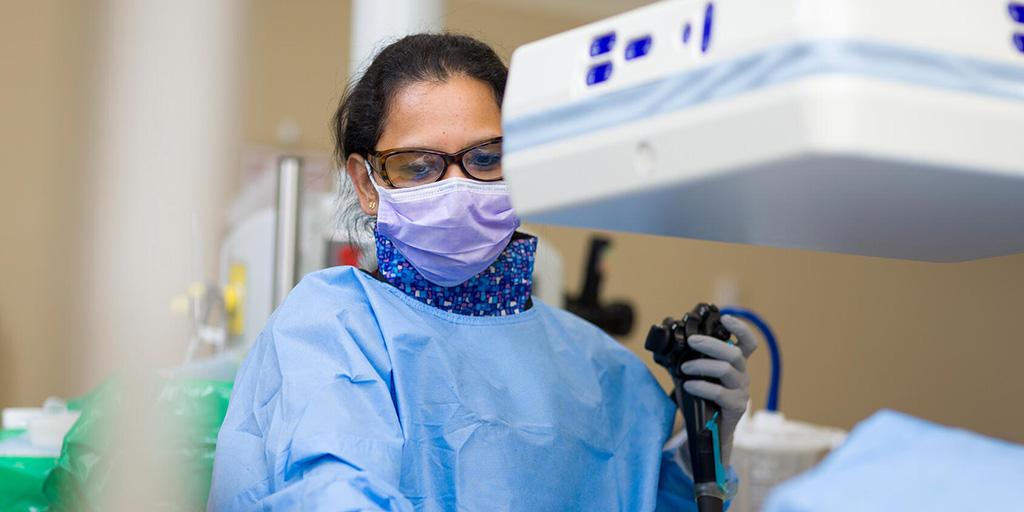 A doctor from the Interventional Gastrointestinal Endoscopy Fellowship program in Arizona perform a procedure.