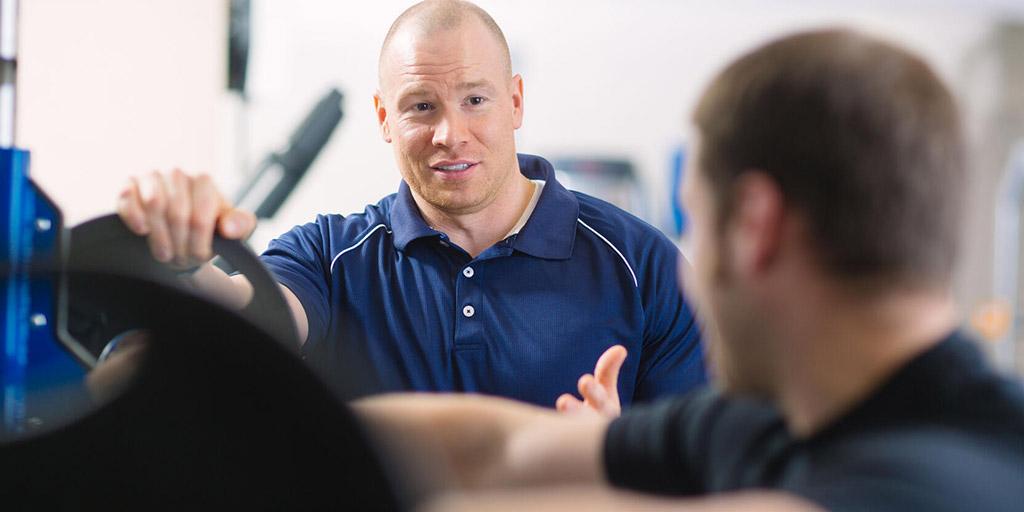 PM&R Sports Medicine fellowship faculty member works with a patient at Mayo Clinic in Rochester, Minnesota.