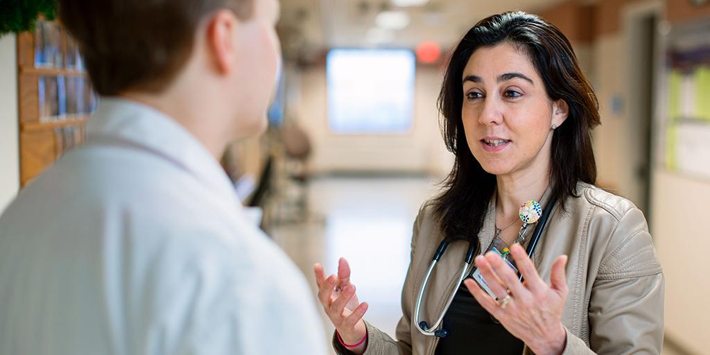 Mayo Clinic pulmonary fellow in a discussion with Mayo Clinic consultant