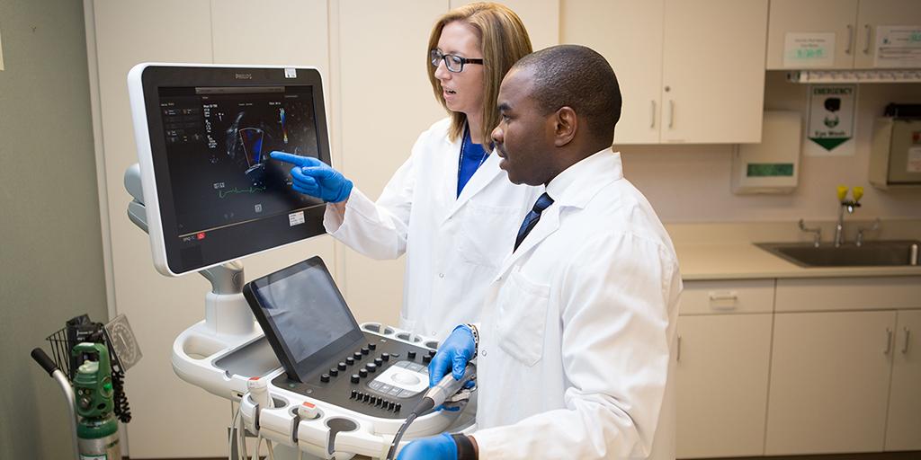 Mayo Clinic pulmonologists examining a case