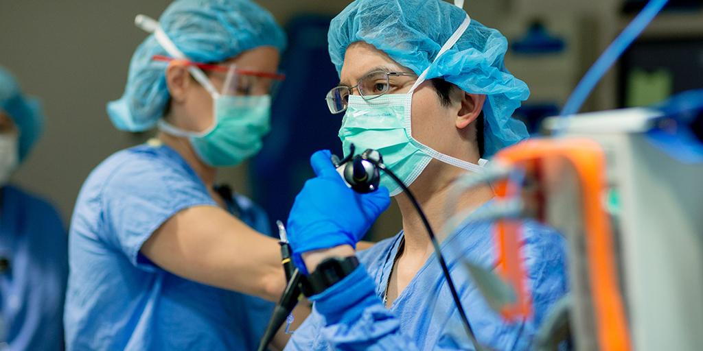 Mayo Clinic pulmonary fellow doing a procedure