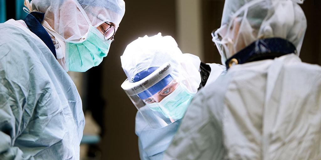 Mayo Clinic trainees and faculty member in surgery