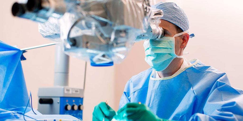 A urologist conducts a procedure at Mayo Clinic