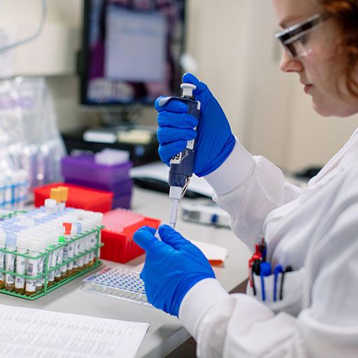 Mayo Clinic medical laboratory scientist working in a lab