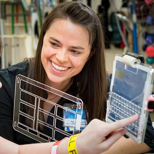 A Mayo Clinic occupational therapist working with a patient