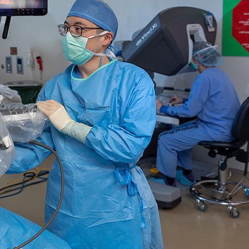 Mayo Clinic physician performing an endocrine surgery