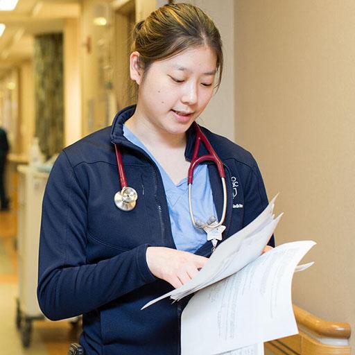 Mayo Clinic internal medicine residents on hospital rounds