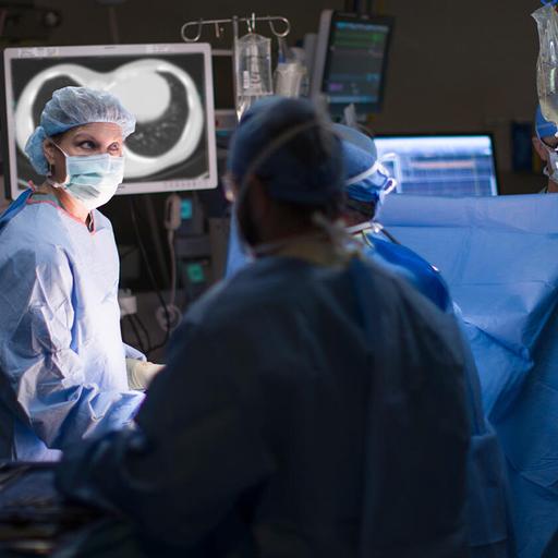 Thoracic Surgery fellows collaborating during a procedure at Mayo Clinic