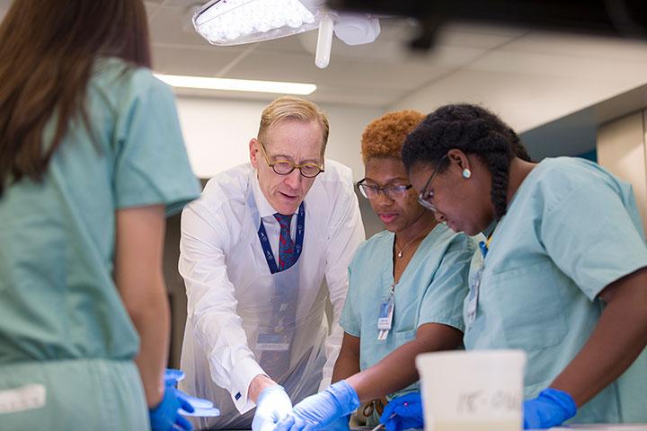 Mayo Clinic Alix School of Medicine again among top 10 in national rankings