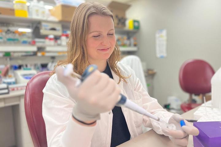 Ph.D. candidate shares a passion for biomedical engineering with young students