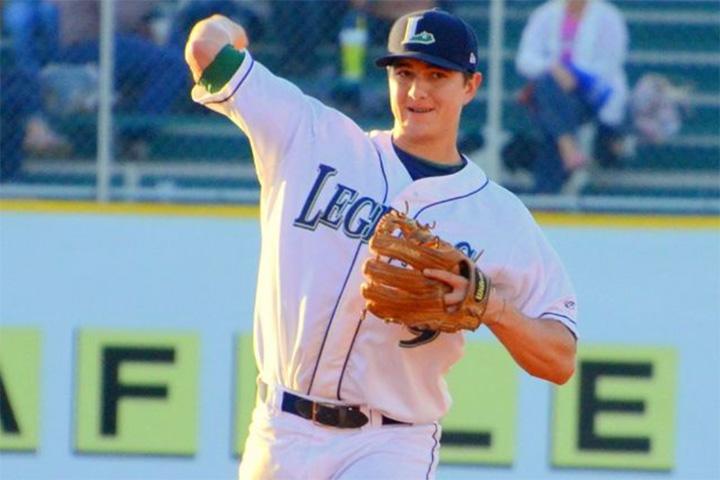 From infield to cardiology fellowship: Former ball player trains to become a cardiologist