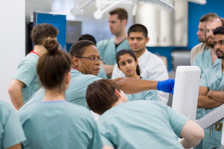 Mayo Clinic faculty member teaching students in anatomy lab