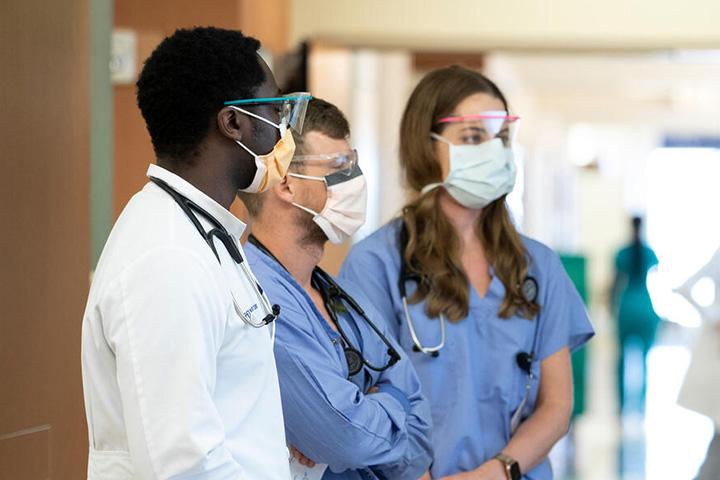 Infectious diseases doctors having a discussion at Mayo Clinic in Jacksonville, Florida.